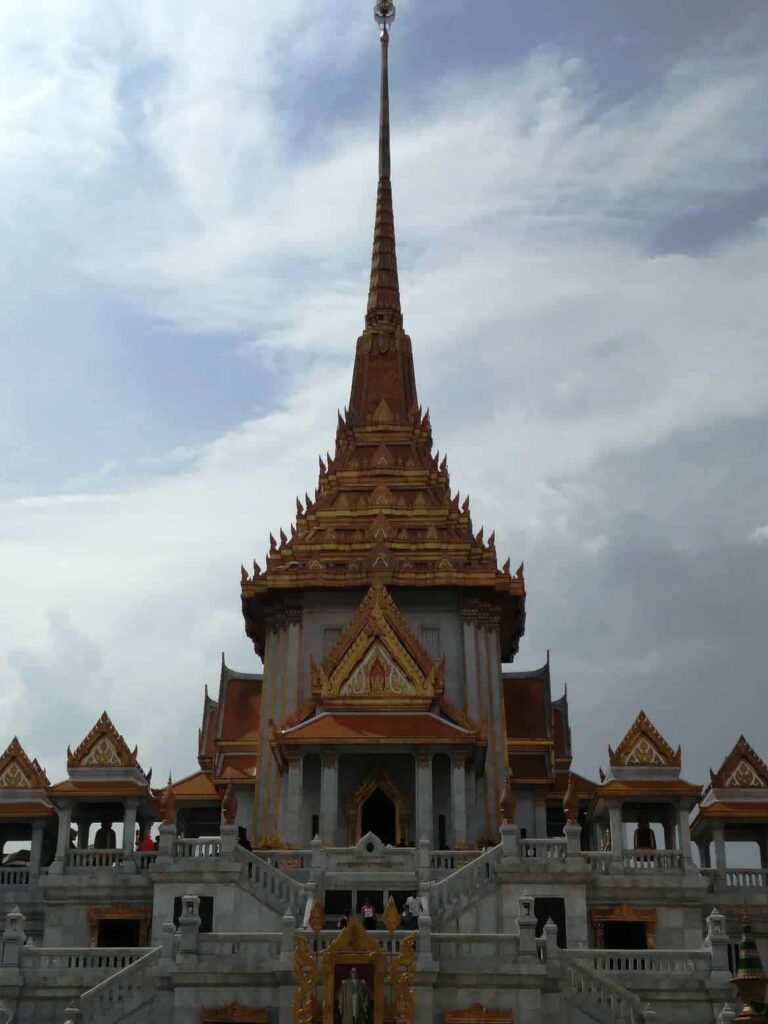 Wat Traimit Temple